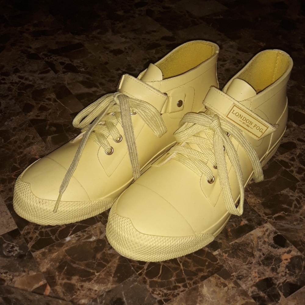London Fog Yellow Buckie Lace Up Rain Boot